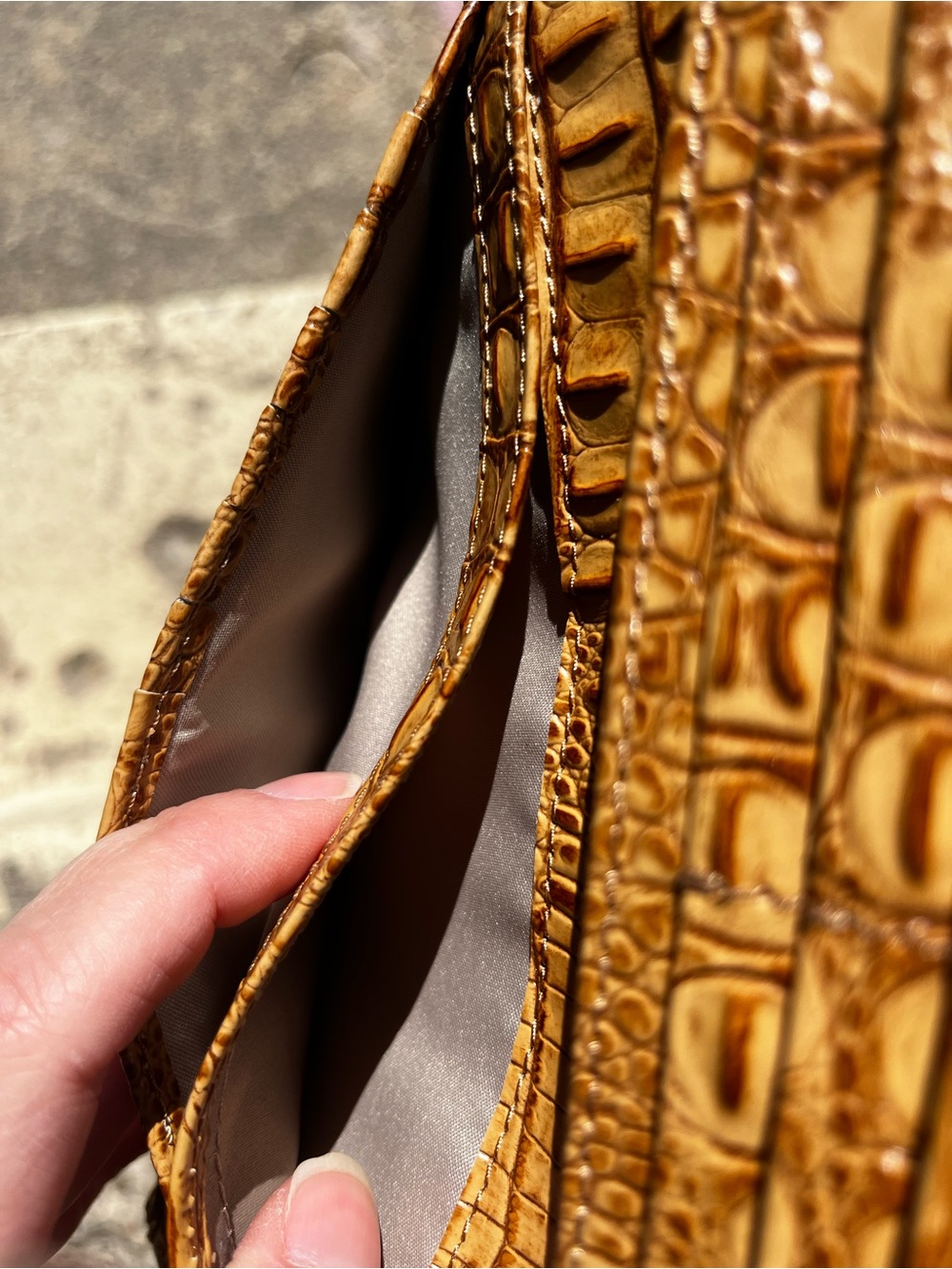New Brahmin Tan Croc-Trim Leather Wallet - Picture 9 of 16